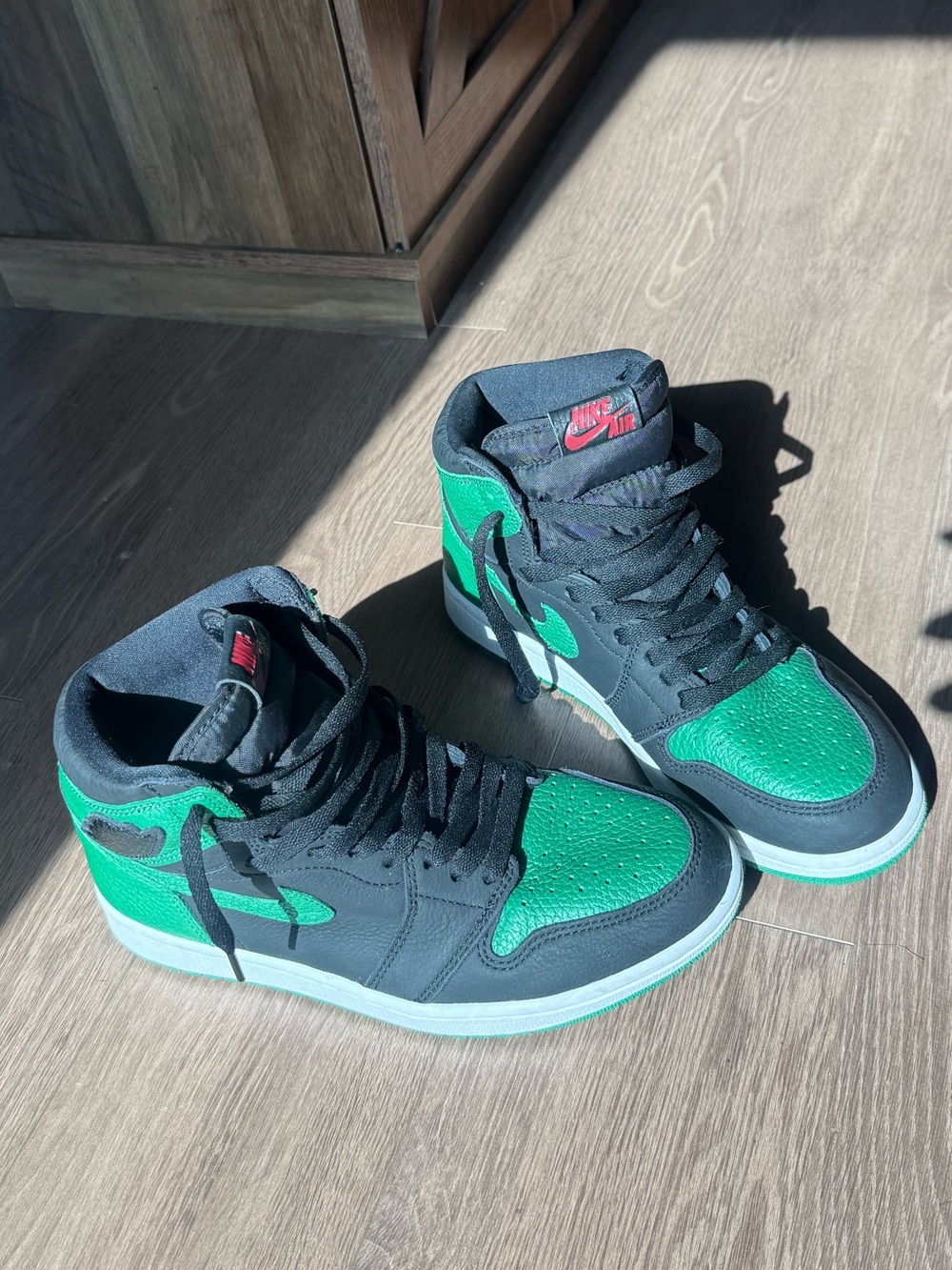 Nike Air Jordan 1 High Top Pine Green